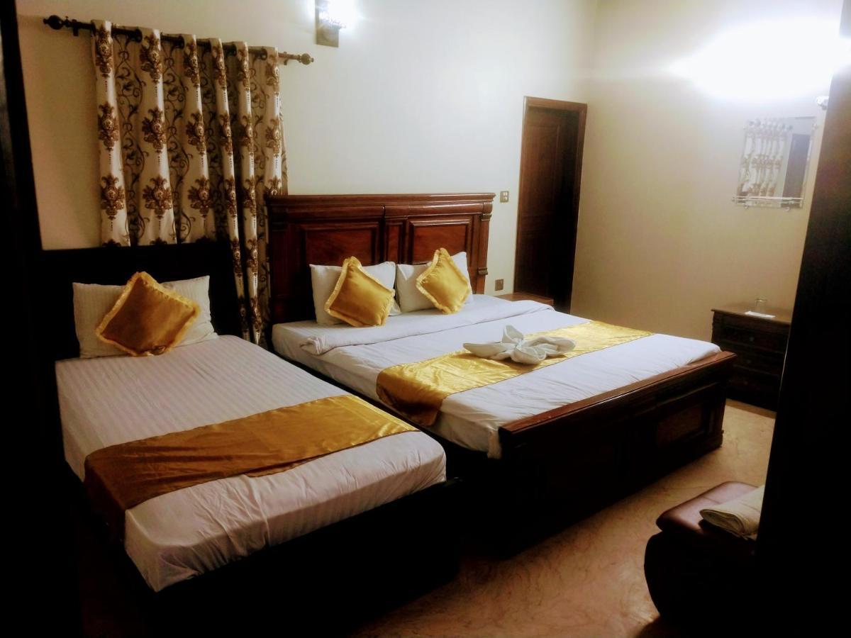 Luxury Living Rooms Near Agha Khan, Millennium, Nueplex Karachi Exterior foto