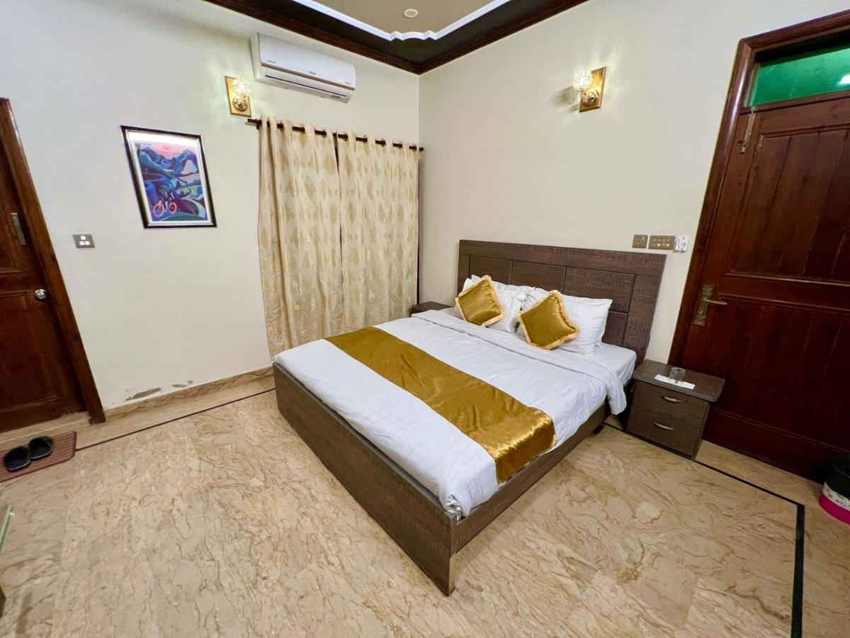 Luxury Living Rooms Near Agha Khan, Millennium, Nueplex Karachi Cameră foto